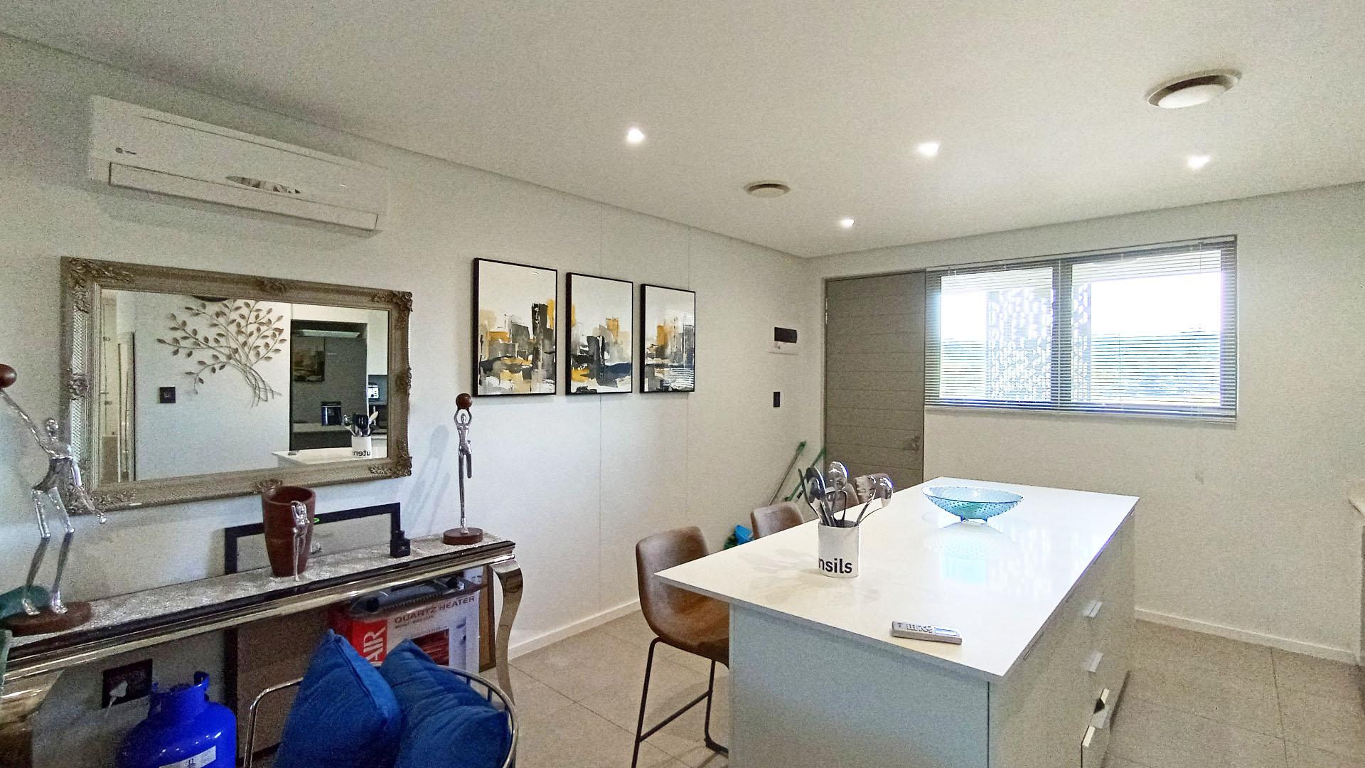 Kitchen - 18 square meters of property in Hillhead