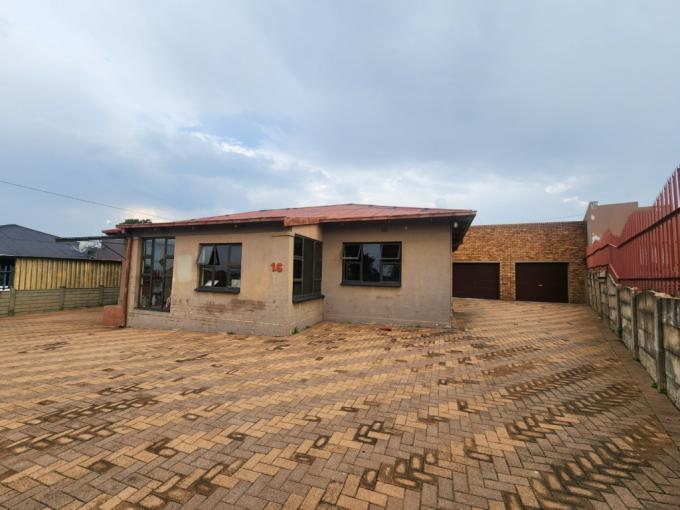 3 Bedroom House for Sale For Sale in South Hills - MR674353