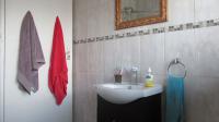 Bathroom 1 - 5 square meters of property in Hamberg