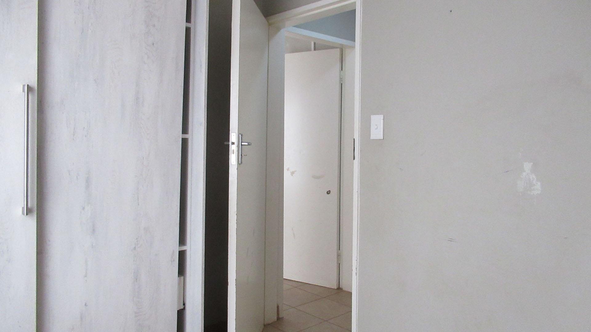 Bed Room 2 - 8 square meters of property in Protea Glen