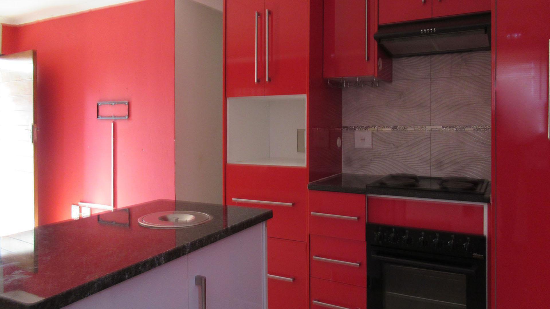 Kitchen - 10 square meters of property in Protea Glen
