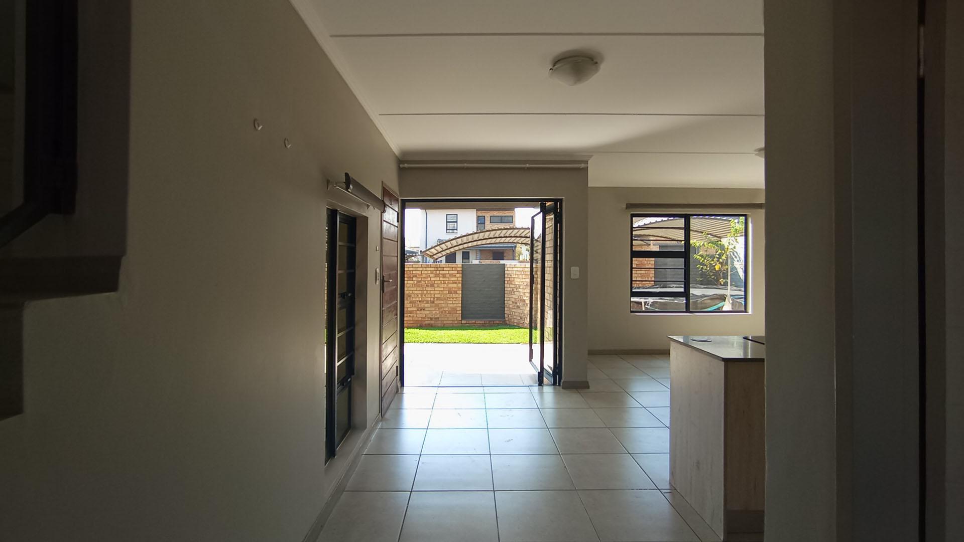 Spaces - 26 square meters of property in Rooihuiskraal North