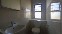 Bathroom 2 - 4 square meters of property in Rooihuiskraal North