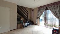 Lounges - 15 square meters of property in Sonneglans