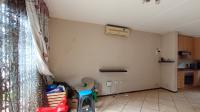 Lounges - 15 square meters of property in Sonneglans