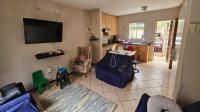 Lounges - 15 square meters of property in Sonneglans