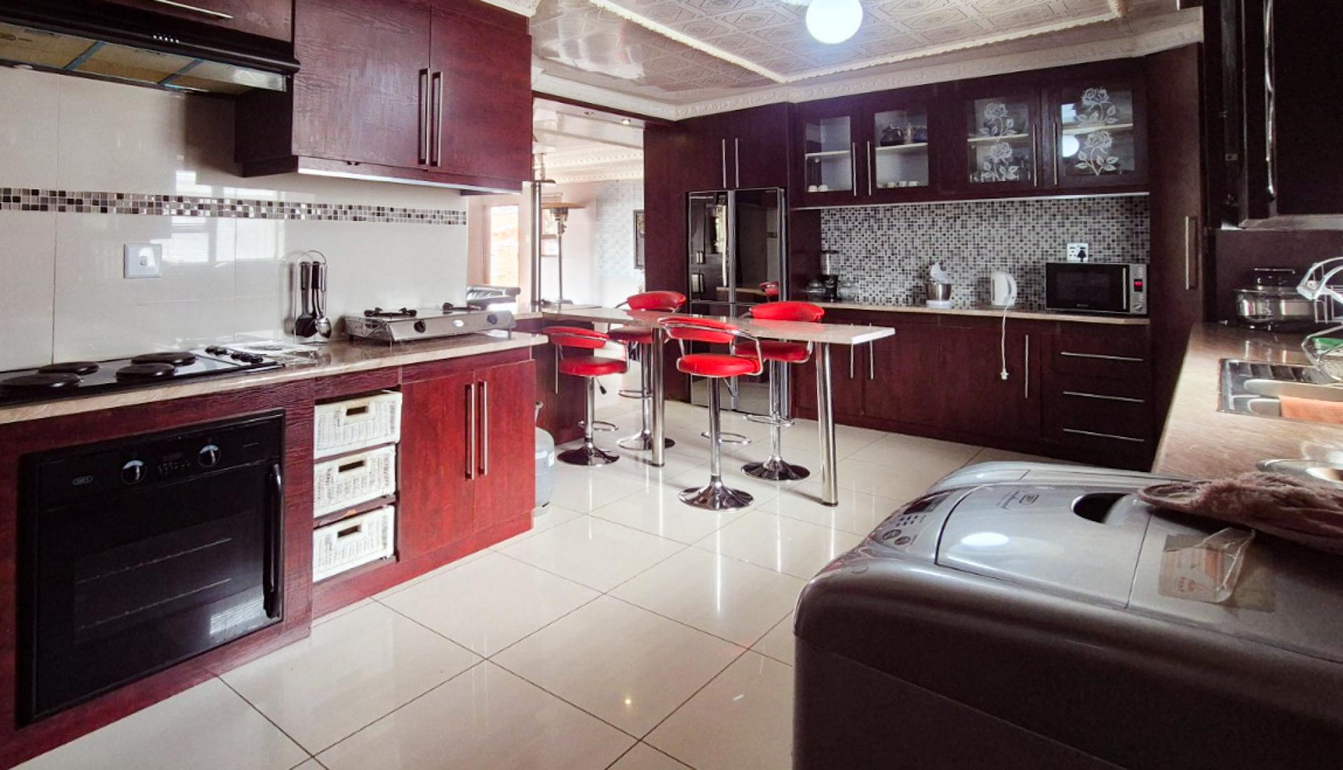 Kitchen of property in Queenstown