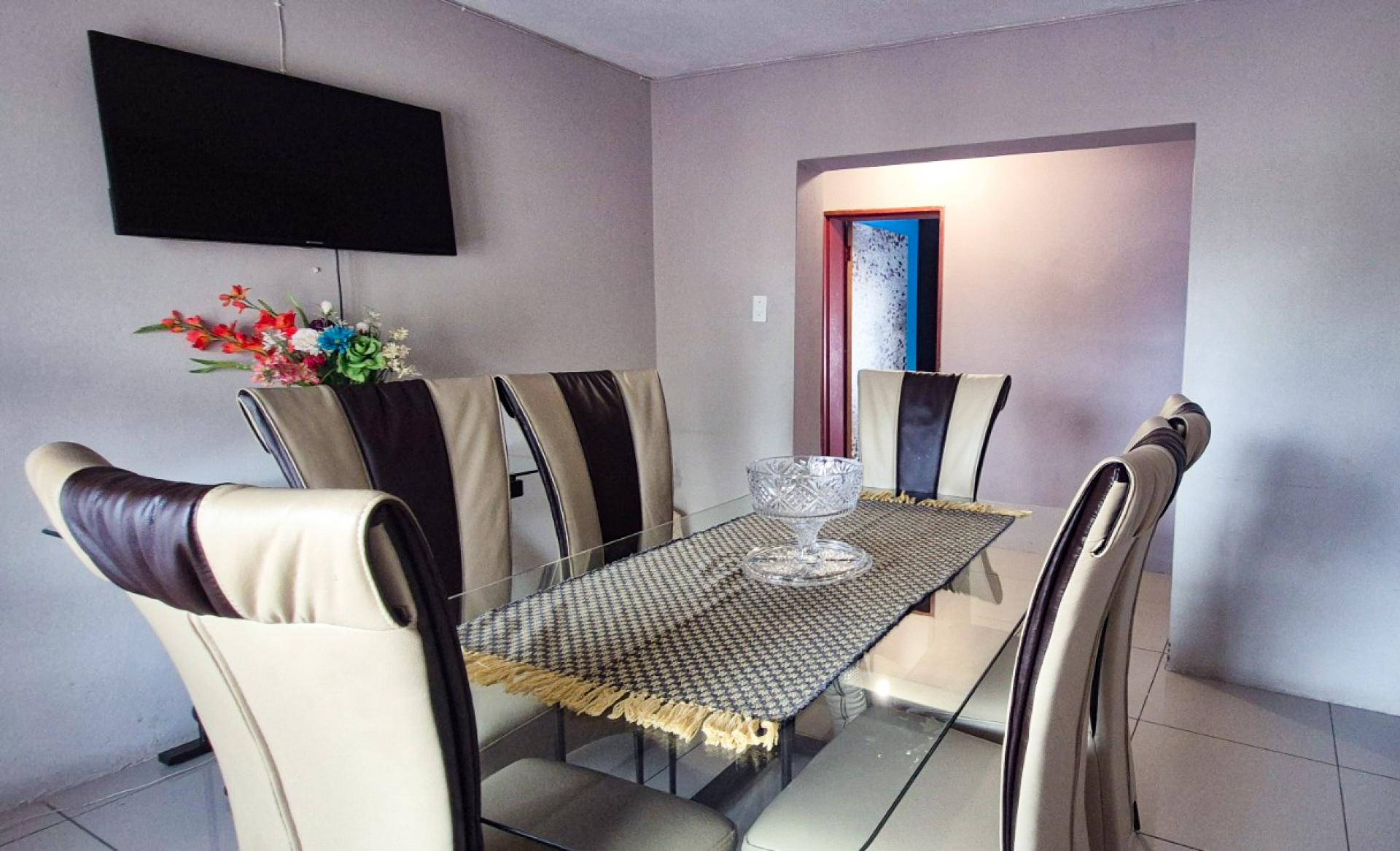 Dining Room of property in Queenstown