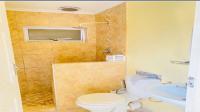 Bathroom 1 of property in Wetton