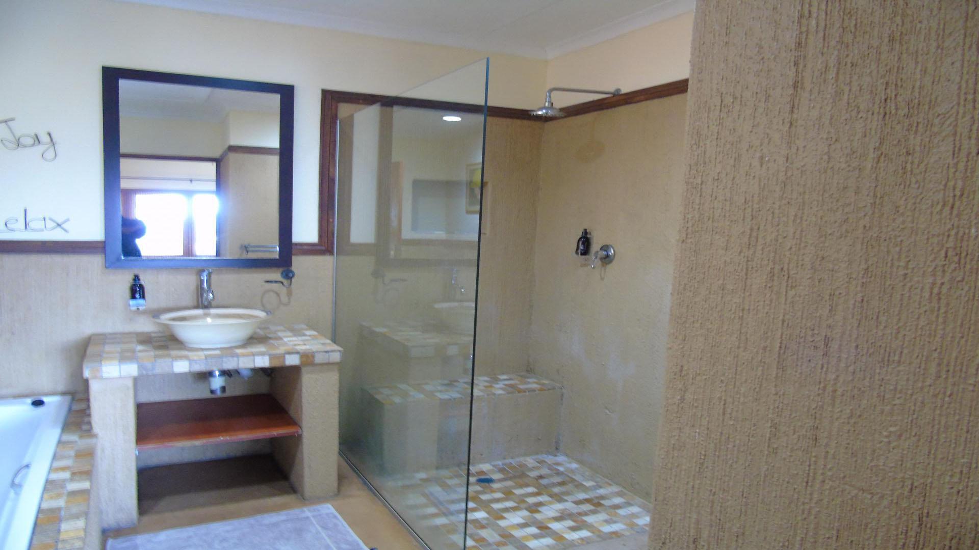 Main Bathroom of property in Hazyview