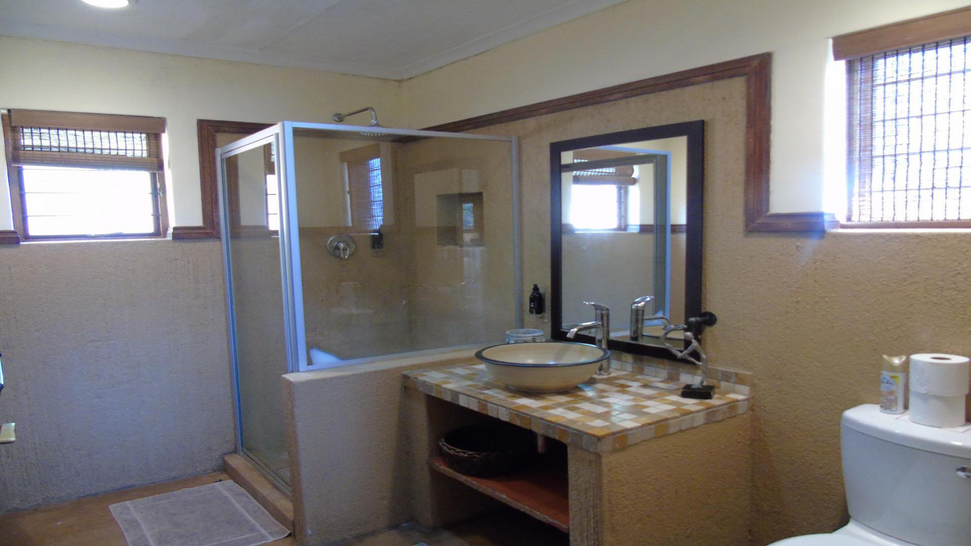 Bathroom 1 of property in Hazyview