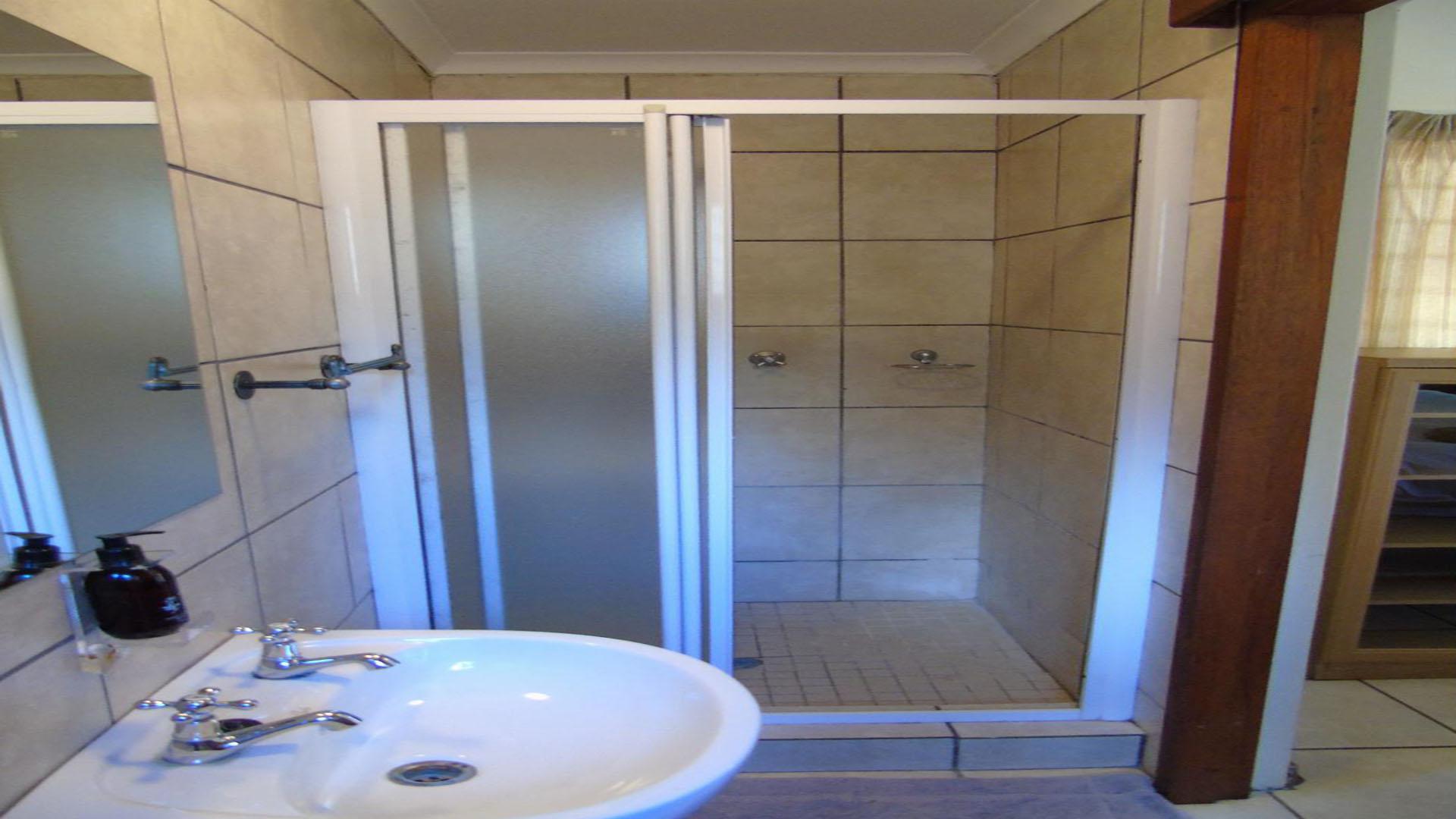 Bathroom 2 of property in Hazyview