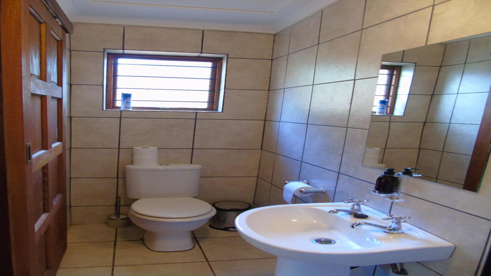 Bathroom 2 of property in Hazyview