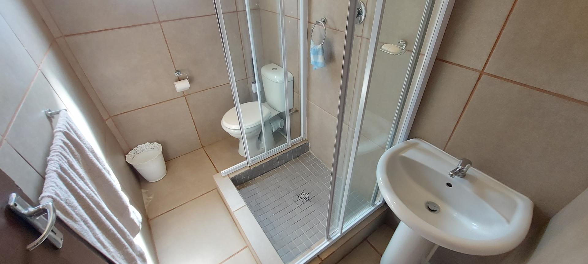 Bathroom 1 of property in Riversdale WC