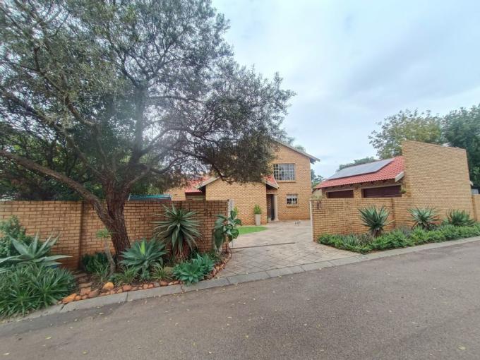 3 Bedroom House for Sale For Sale in Clubview - MR674455