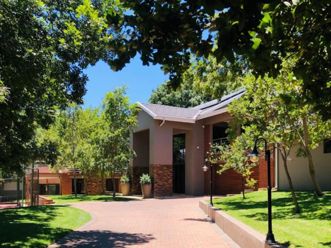 6 Bedroom House for Sale For Sale in Cashan - MR674480
