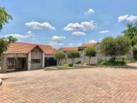 1 Bedroom 1 Bathroom Simplex for Sale for sale in Woodmead