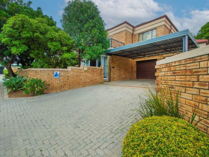 3 Bedroom Simplex for Sale For Sale in Radiokop - MR674495