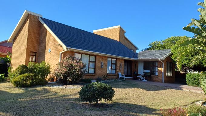 4 Bedroom House for Sale For Sale in Bay View - MR674499