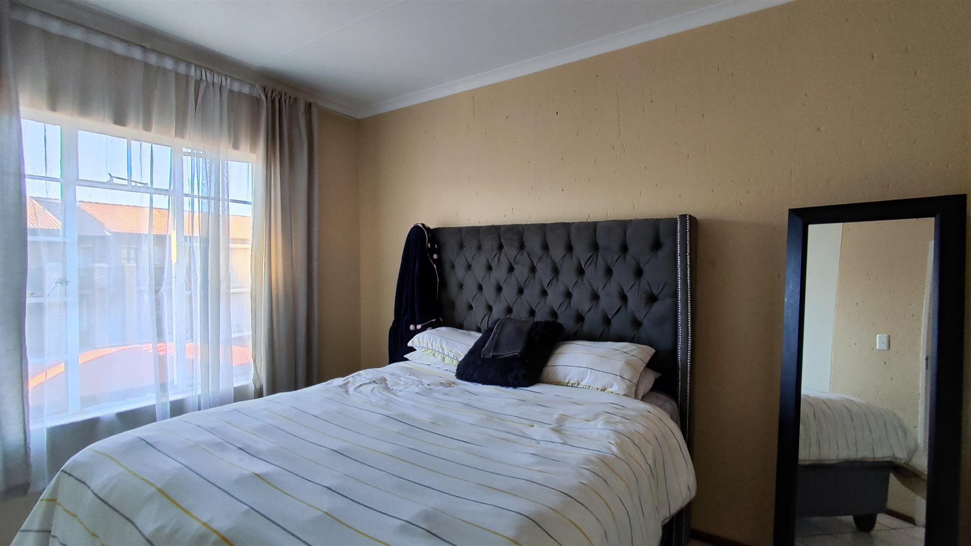 Bed Room 1 - 12 square meters of property in Comet