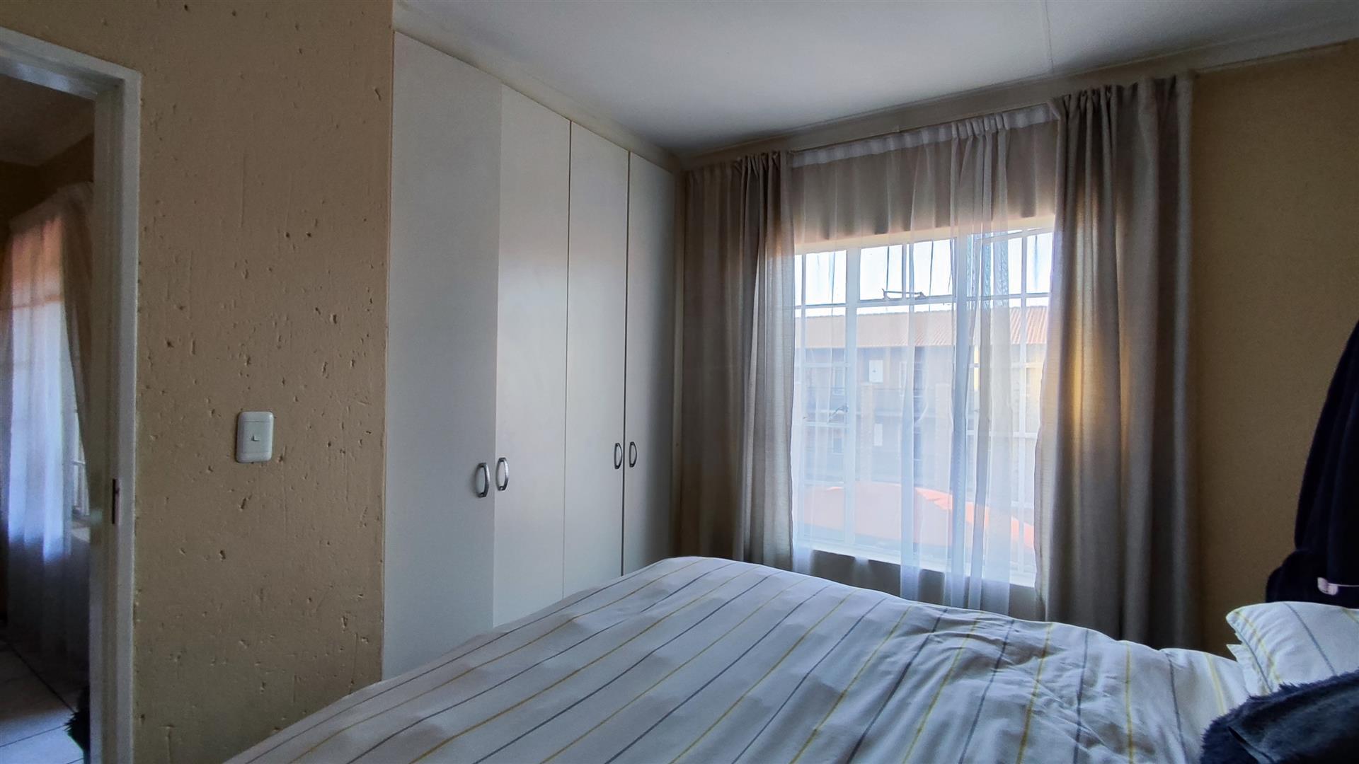 Bed Room 1 - 12 square meters of property in Comet