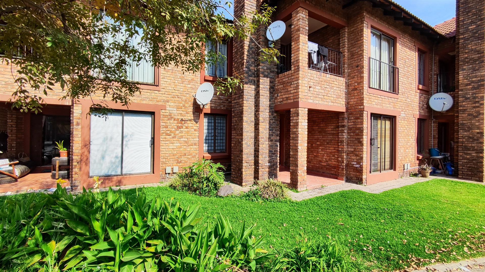 Front View of property in Edleen