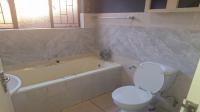 Bathroom 1 of property in Edleen