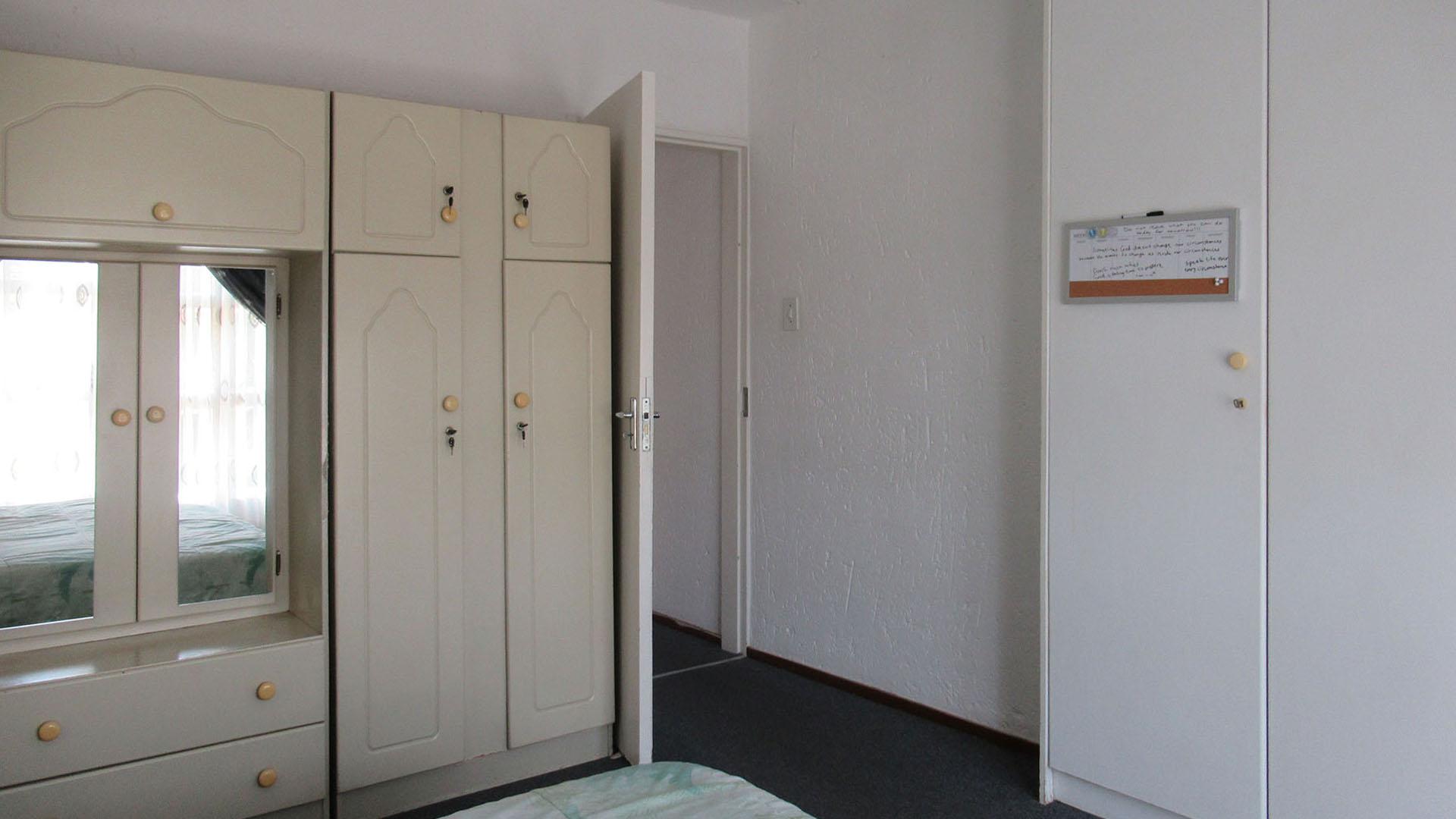 Bed Room 1 - 18 square meters of property in Mulbarton