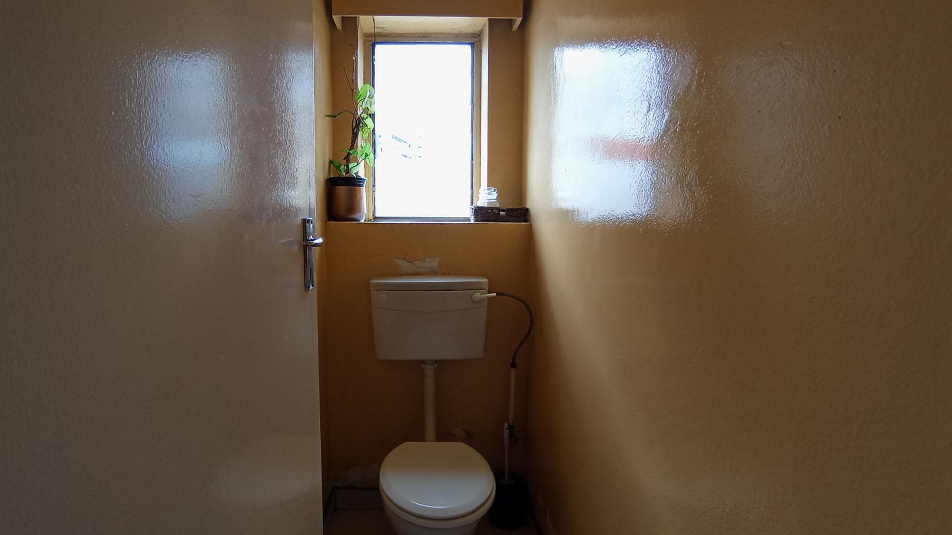 Bathroom 2 of property in Sunnyside