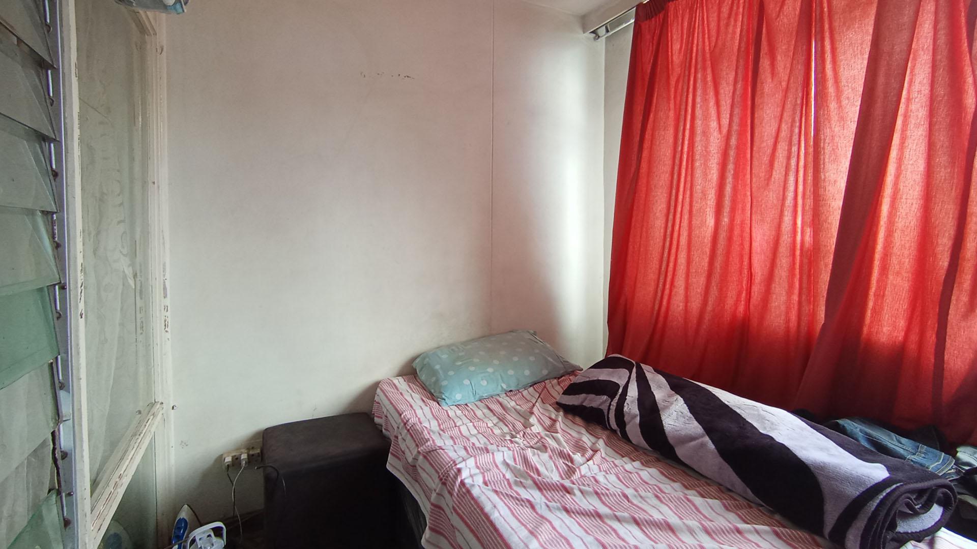 Bed Room 1 - 9 square meters of property in Sunnyside