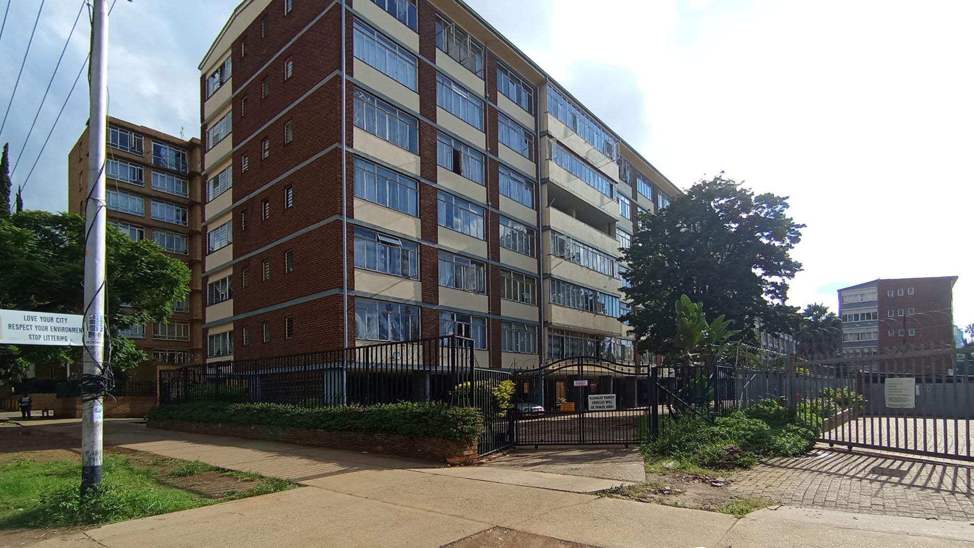 Front View of property in Sunnyside