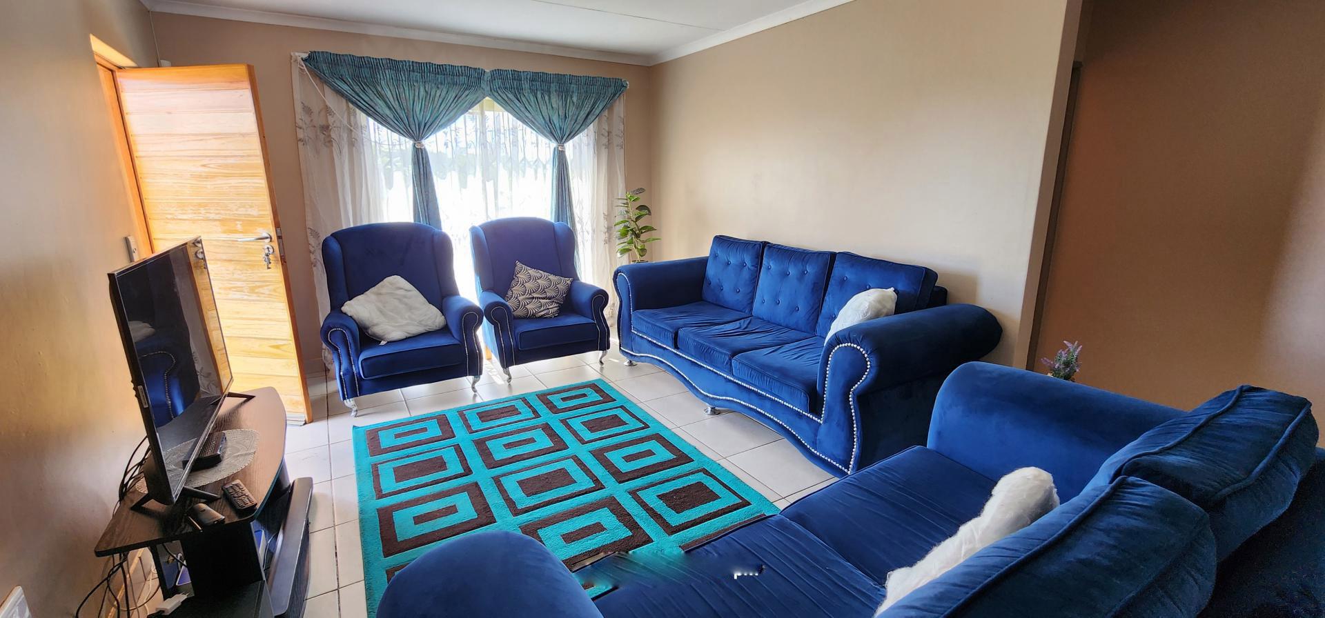 Lounges of property in Ellaton