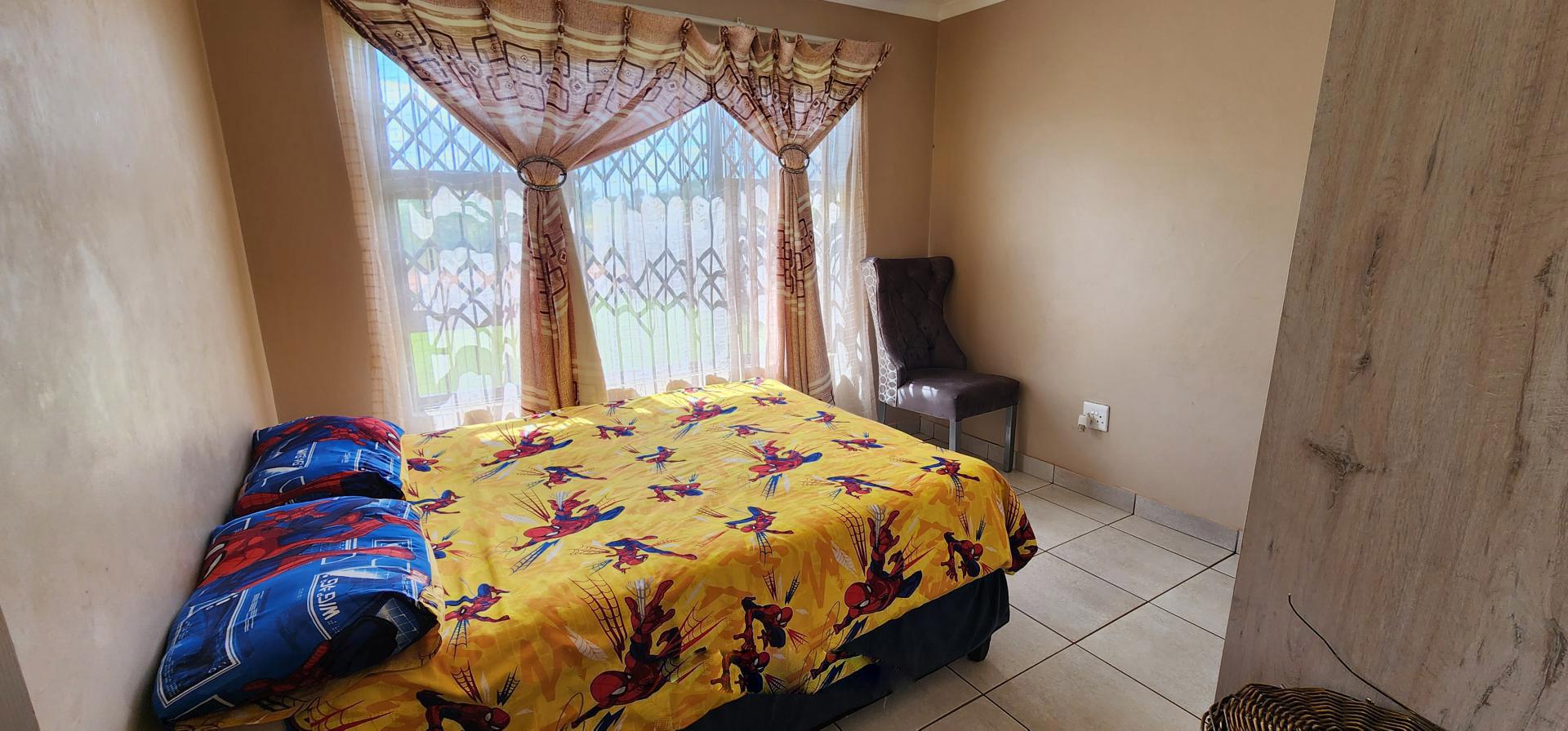 Bed Room 1 of property in Ellaton