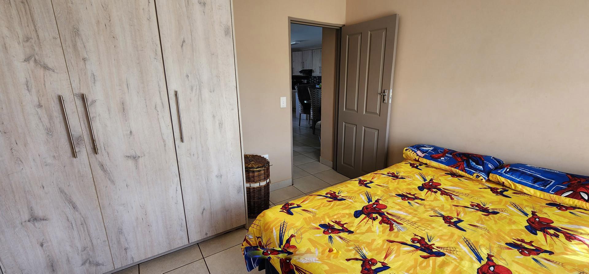 Bed Room 1 of property in Ellaton