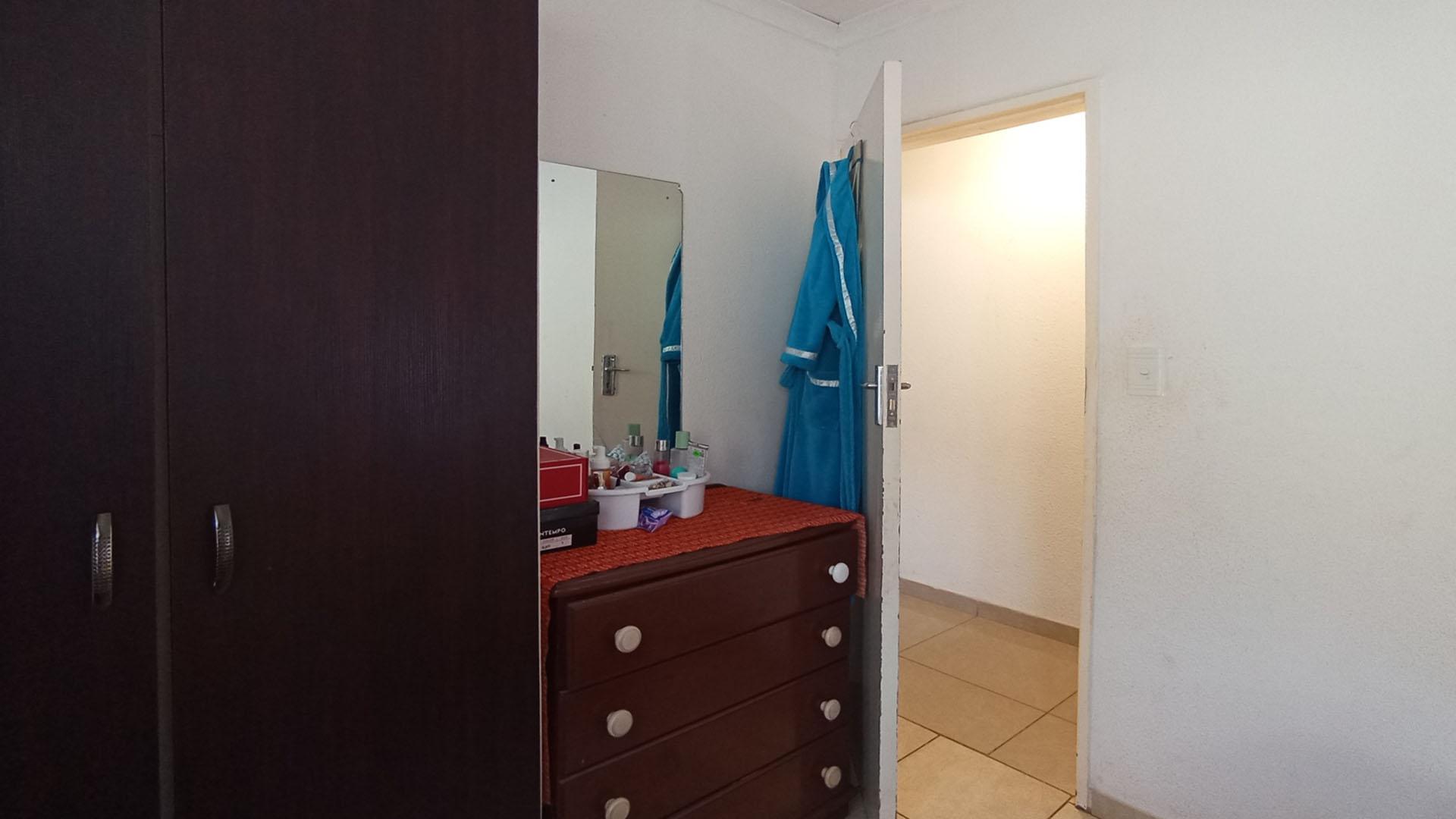 Bed Room 2 - 9 square meters of property in Gem Valley