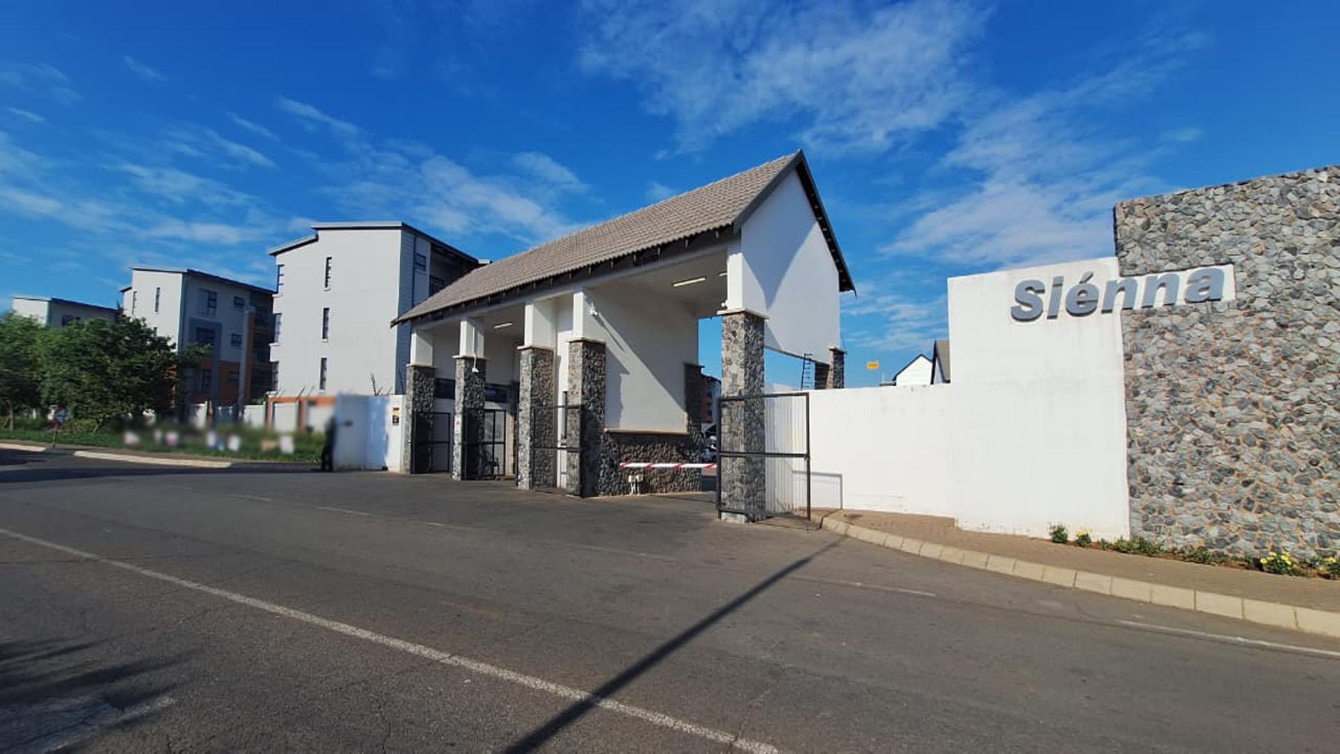 Garden of property in Glen Marais