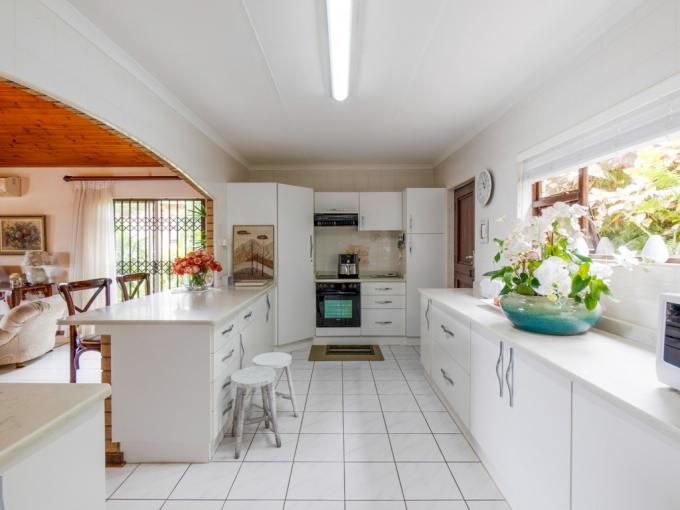 3 Bedroom Simplex for Sale For Sale in Illovo Beach - MR674596