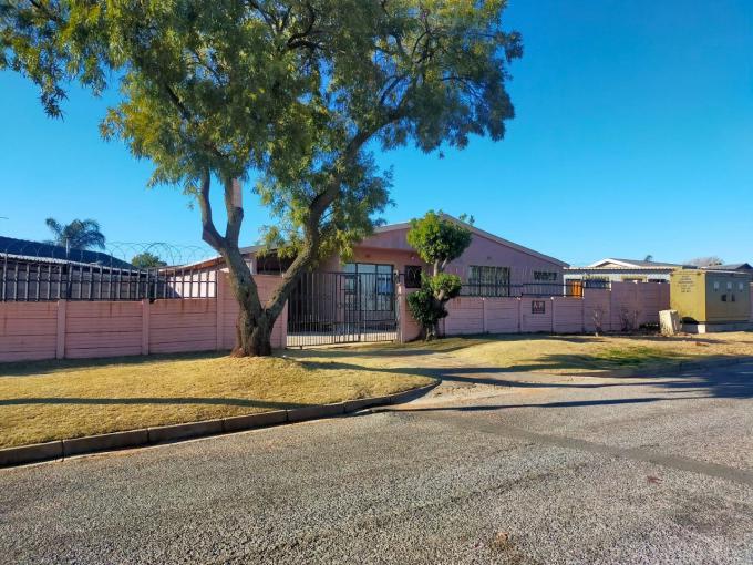 3 Bedroom House for Sale For Sale in Reefhaven - MR674624