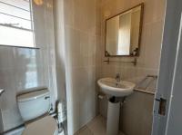 Bathroom 1 of property in Denlee