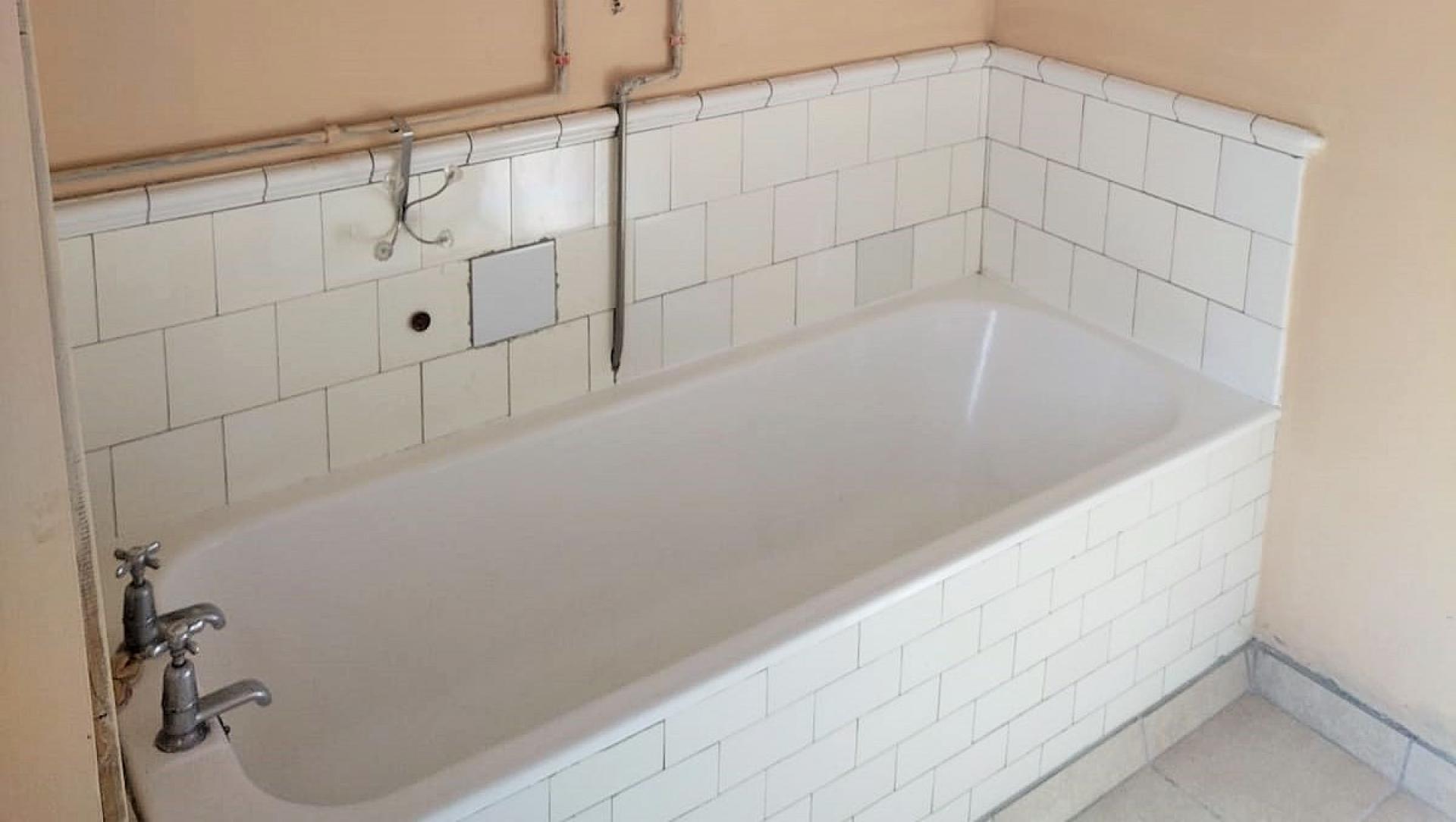 Bathroom 1 of property in Port Elizabeth Central