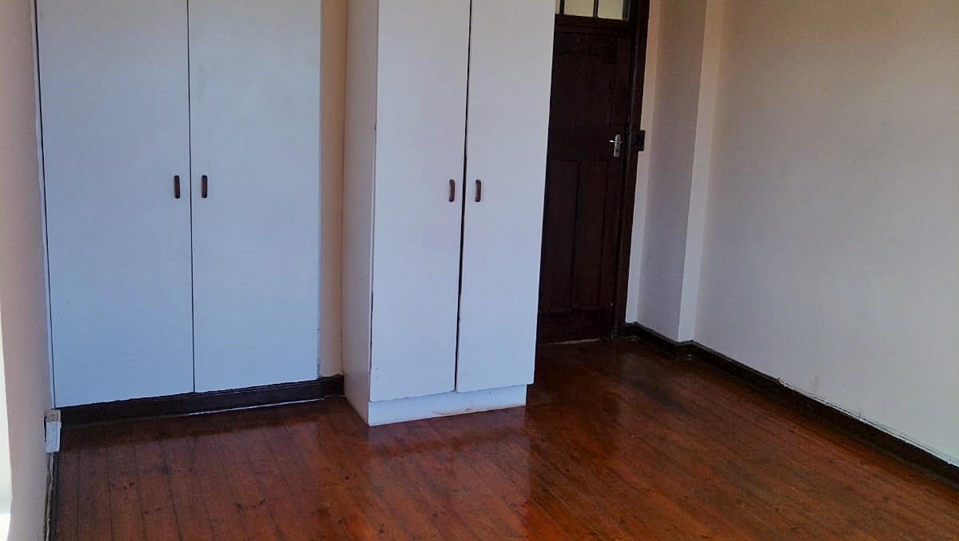 Bed Room 1 of property in Port Elizabeth Central