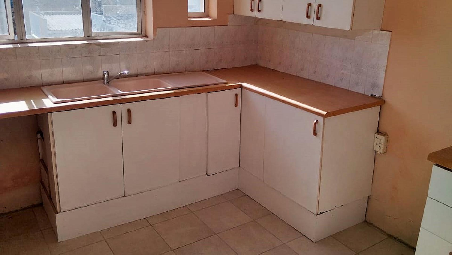 Kitchen of property in Port Elizabeth Central
