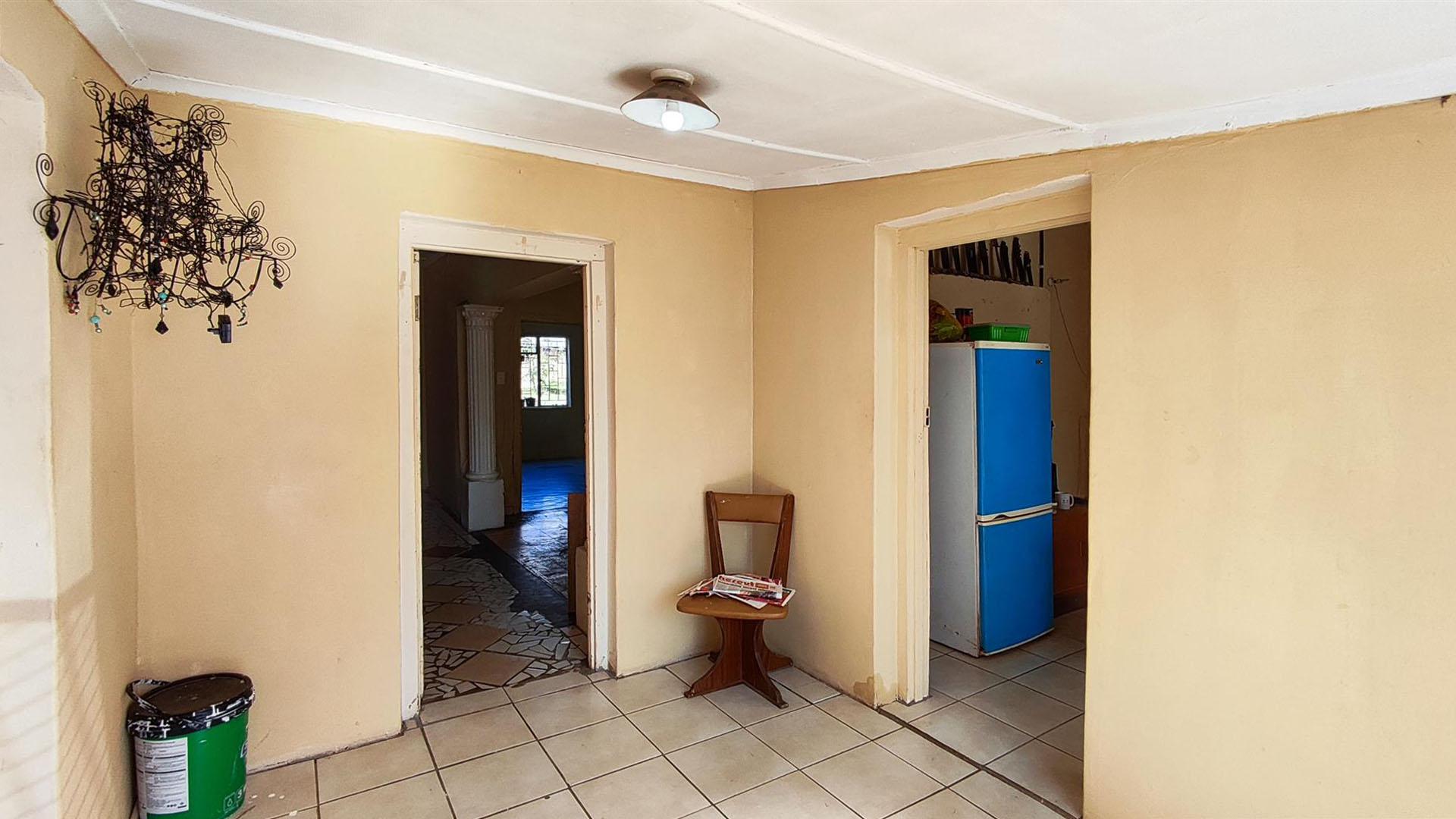 Foyer of property in Rensburg