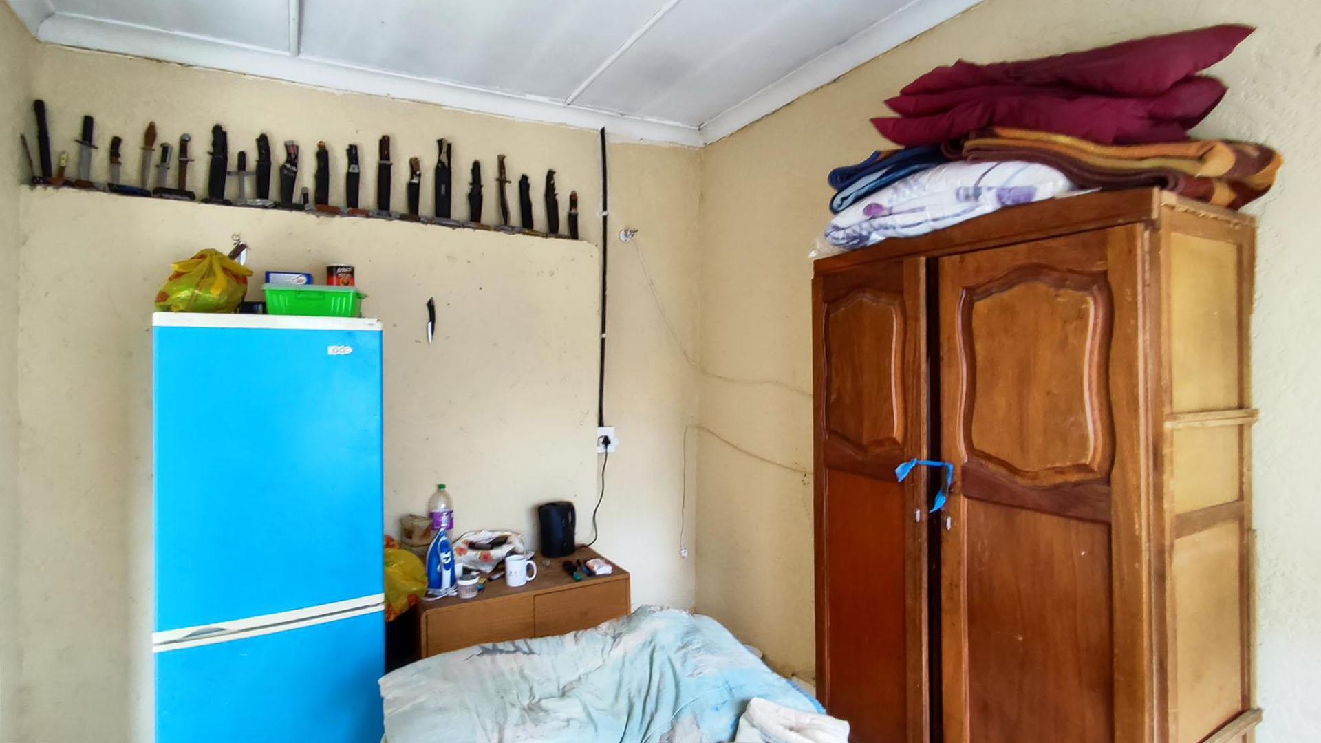 Bed Room 2 - 12 square meters of property in Rensburg