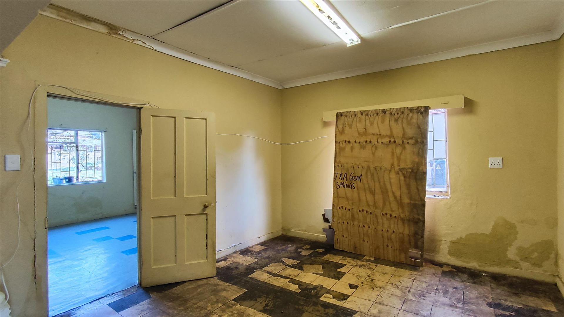 Lounges - 38 square meters of property in Rensburg