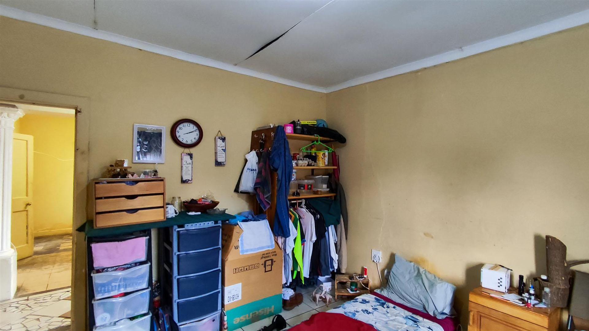 Bed Room 4 - 16 square meters of property in Rensburg