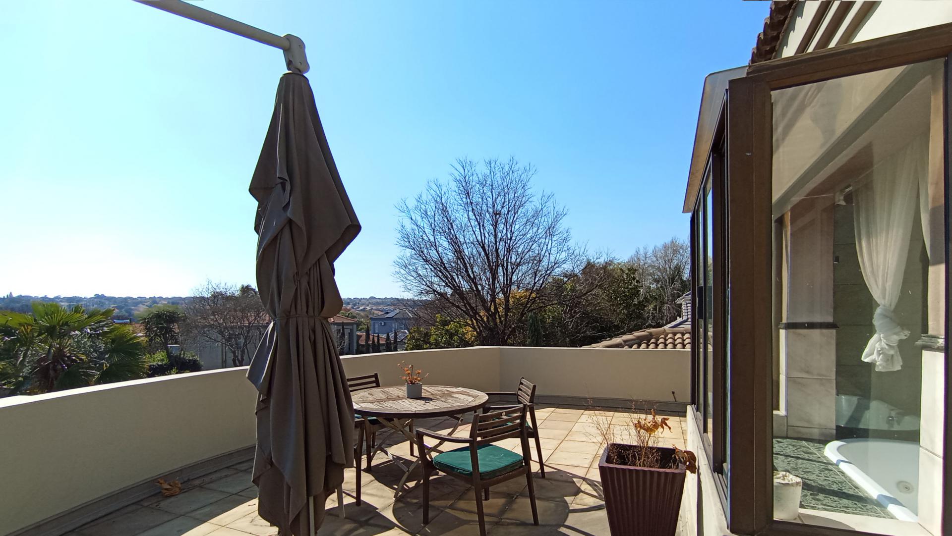 Balcony - 44 square meters of property in Maroeladal