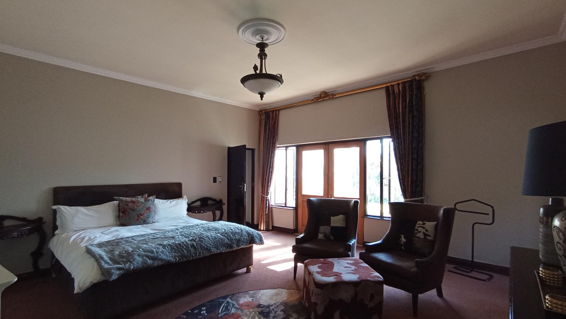 Bed Room 1 - 47 square meters of property in Maroeladal