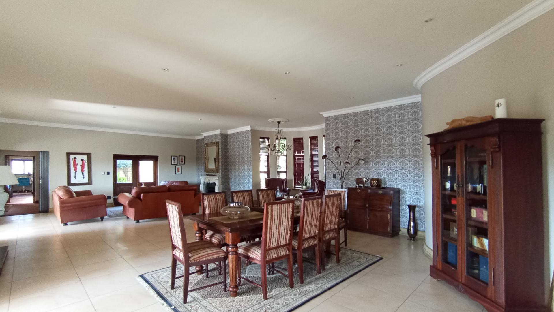 Dining Room - 1 square meters of property in Maroeladal