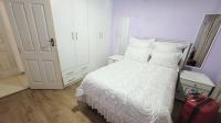 Bed Room 1 of property in Beacon Bay North